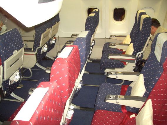 Etihad Airways, Economy Klasse, Sitze in einer älteren Maschine