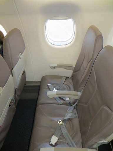 NIKI, Embraer E190 mit 2 Economy Sitz Sitzplätzen