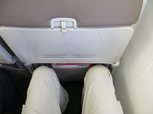 NIKI, Embraer E190 Economy Sitzabstand Sitzplatz 16 F