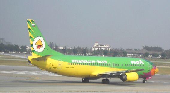Nok Air Boeing 737–400 in Bangkok