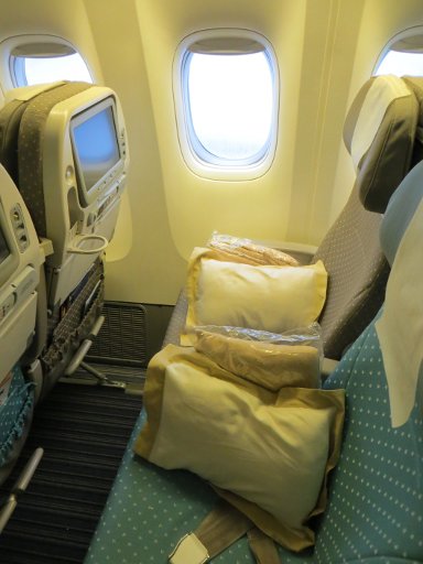 Singapore Airlines, Boeing 777–300 ER, Economy Klasse Sitzplatzabstand