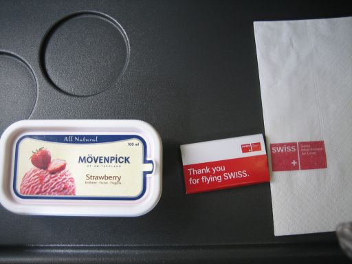 Swiss Mövenpick Eiscreme Snack auf dem Flug BCN ZRH