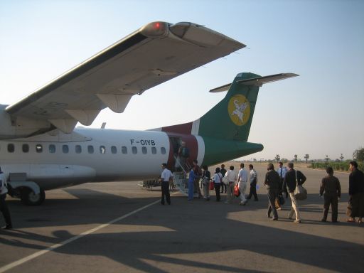 Yangon Airways ATR 72 beim Boarding in Nyaung–U