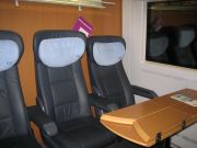 Deutsche Bahn ICE, 3 Einzelsitze in einer Reihe im kleinem Abteil in der ersten Klasse