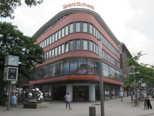 Einkaufen, Hannover, Deutschland, Sport Scheck Osterstrasse in der Karmarschstr 31, 30159 Hannover im August 2024