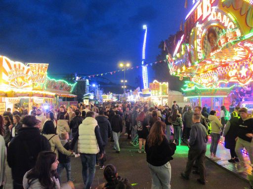 Frühlingsfest 2024, Hannover, Deutschland, Feststrasse mit Buden