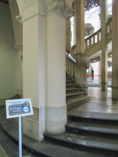 Neues Rathaus, Rathausturm, Hannover, Deutschland, Aufgang im Gebäude