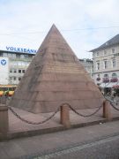 Karlsruhe, Deutschland, Pyramide, Grab von Markgraf Karl Wilhelm