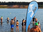 Langen, Deutschland, Sailfish Swimnights Open Water 2019, Start und Ziel am Sandstrand