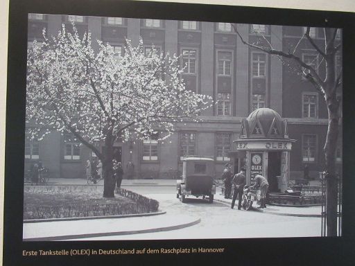 Deutsches Erdölmuseum, Wietze, Deutschland, erste Tankstelle in Deutschland in Hannover auf dem Raschplatz