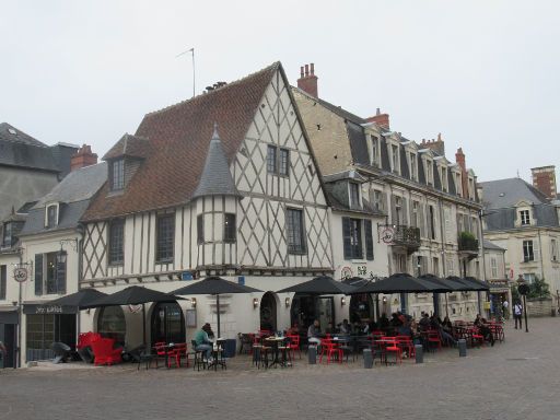 Bourges, Frankreich, Cafés bei der Kathedrale
