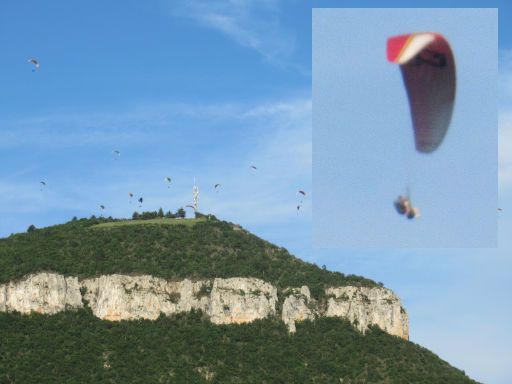 Millau, Frankreich, Gleitschirmflieger am Pouncho d’Agast