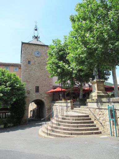 Saint-Rome de Tarn, Frankreich, Hauptplatz und Stadttor