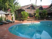 Angkoriana Hotel, Siem Reap, Kambodscha, Swimming Pool im Hintergrund Restaurant / Frühstücksbereich