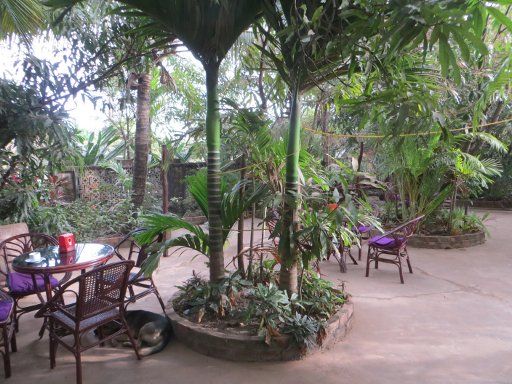 Kampot Guest House, Kampot, Kambodscha, Restaurant und Garten