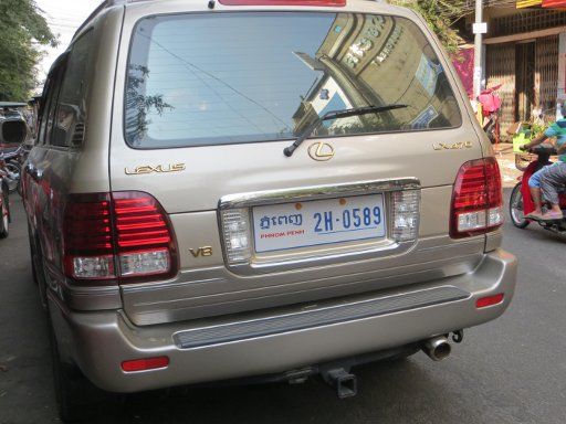 Phnom Penh, Kambodscha, Luxusfahrzeuge und SUV, Lexus LX 470