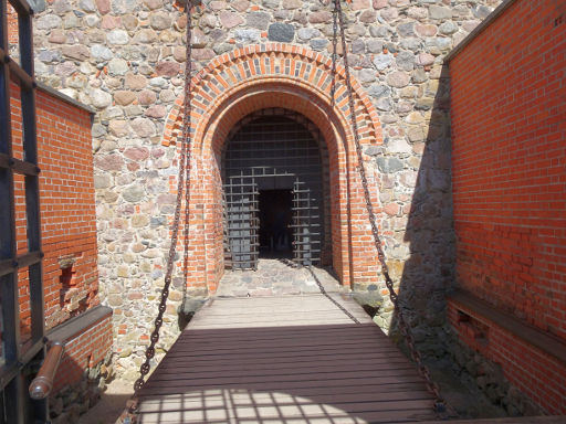 Wasserburg und Trakai Museum, Trakai, Litauen, Zugbrücke zum zweiten Burgabschnitt