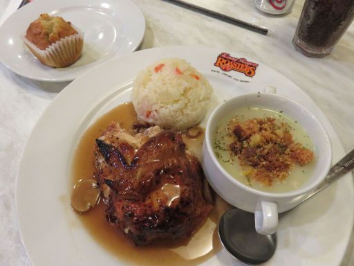 Restaurants und Essen, Kuala Lumpur, Malaysia, Kenny Rogers Roasters™, Hähnchen mit Reis, Suppe und Muffin