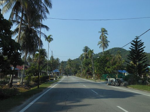 Penang, Malaysia, Landstraße in der Küstenregion im Süd Osten