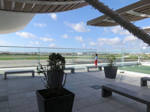 Flughafen Malta, MLA, Malta, Besucherterrasse mit Ausblick auf das Flugfeld