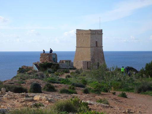 Ghajn Tuffieha Bay, Manikata, Malta, Blick vom Wehrturm