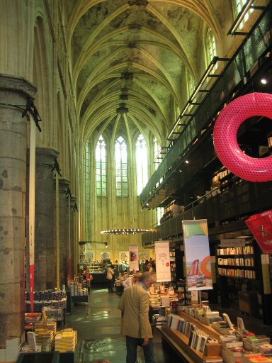 Maastricht, Niederlande, Buchhandlung selexyz (insolvent) in einer alten Kirche