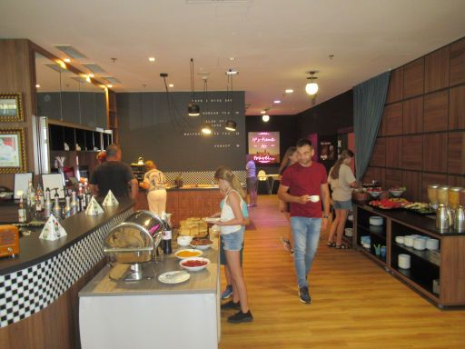 ibis Styles Wałbrzych, Wałbrzych - Waldenburg, Polen, Frühstücksbuffet