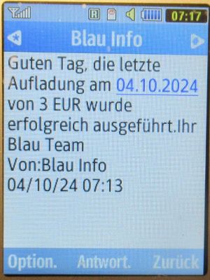 Blau, SMS auf einem Samsung GT–C3590 mit Meldung Aufladung am 4.10.2024