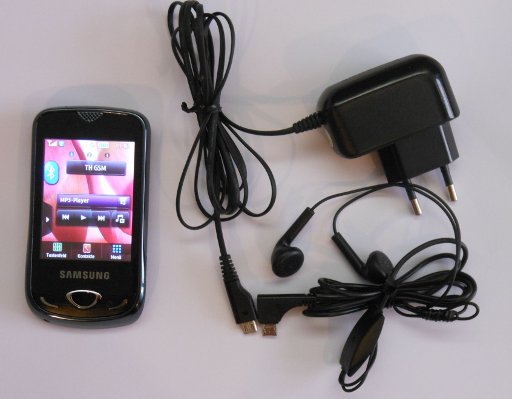 Samsung, Mobiltelefon, GT–S3370 Corby, Lieferumfang Mobiltelefon mit Netzteil und Ohrhörer