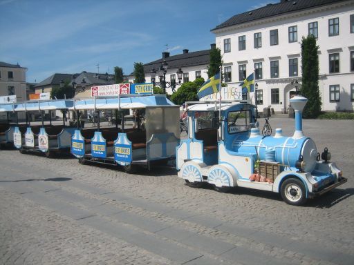Nyköping, Schweden, Stadtrundfahrt mit dem Touristenzug Tuffis