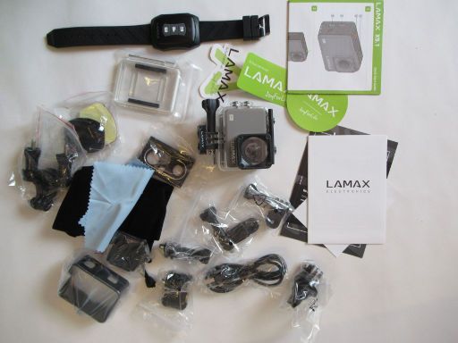 LAMAX X9.1 Actioncam, Lieferumfang mit Kamera, Bedienungsanleitung, Gehäuse, Halterungen, Verbindungskabel und mehr