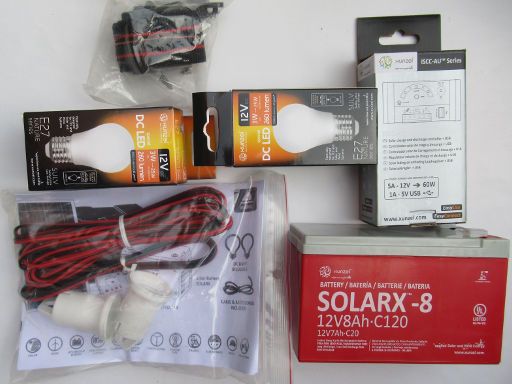 xunzel™ Solarlife™ i-10, Lieferumfang mit LED Lampen, E 27 Fassungen, Bedienungsanleitung, Laderegler mit USB Steckdose und 12 Volt Batterie