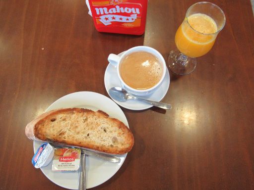 Hotel Meleiros, Castro de Sanabria, Spanien, Frühstück mit Toast, Marmelade, Butter, Café con leche und Orangensaft