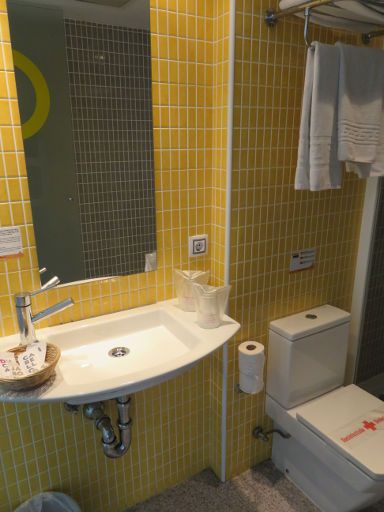 Apartamentos Mix Bahia Real, S’Arenal, Mallorca, Spanien, Bad mit Waschbecken und WC