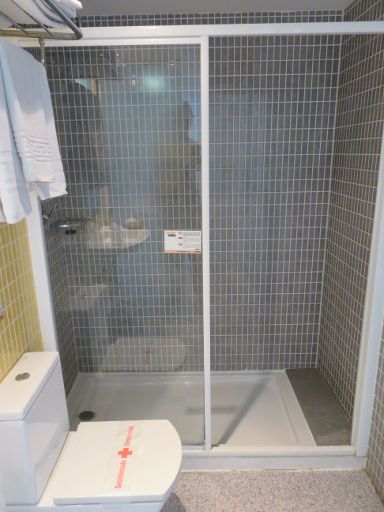 Apartamentos Mix Bahia Real, S’Arenal, Mallorca, Spanien, Bad mit WC und Dusche