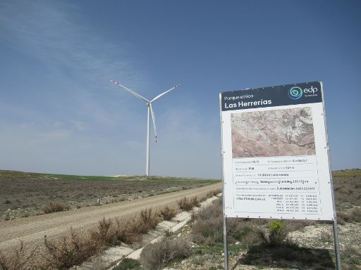 edp Windpark Las Herrerías, Aragón, Spanien, Schotterweg Zufahrt