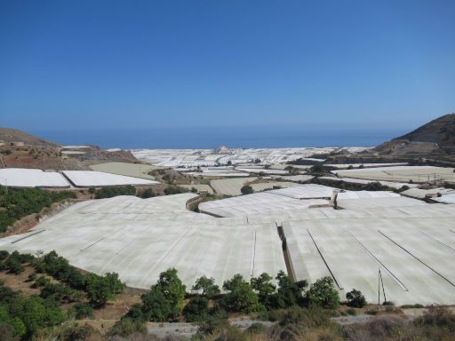 Calahonda, Granada, Spanien, Ausblick von der Ausfahrt A7 /E5 auf die Zelte der Gemüse und Obstanbauflächen