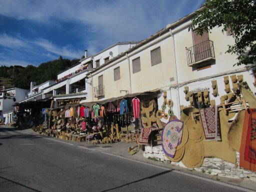 Capileira, Spanien, Ladengeschäft mit Korbwaren und Kleidung