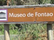 Museo de la Mineria de Fontao, Fontao, Spanien, Wegweiser