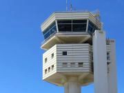 Flughafen Lanzarote, ACE, Spanien, Kontrollturm Ansicht von dem Parkplatz auf der Abflugebene