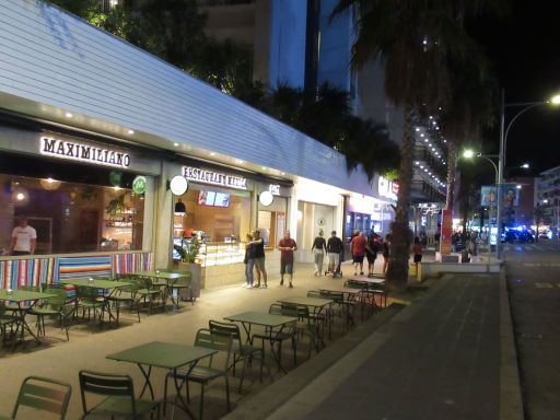 Maximiliano Restaurant Mexicà, Lloret de Mar, Spanien, Außenansicht bei Nacht Avinguda Just Marles 25,
17310 Lloret de Mar