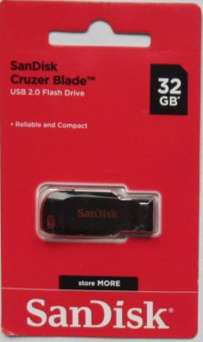 Alcampo, Alcalá de Henares, Spanien, SanDisk® Cruzer Blade™ USB Speicher Stick 32 GB USB 2.0 für 5,40 € im März 2022
