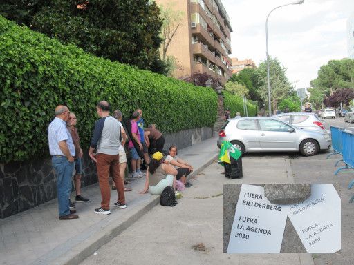 Bilderberg Treffen 2024, Madrid, Spanien, Aktivisten  Los Verdes - Grupo Verde