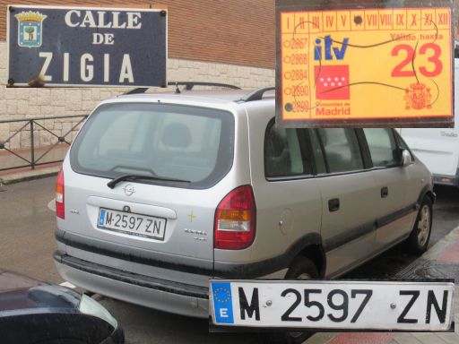 Coches fantasmas, Autowracks, Madrid, Spanien, Opel Zafira Kennzeichen M 2597 ZN, Erstzulassung September 2000 in der Calle de Zigia, 28027 Madrid im November 2024