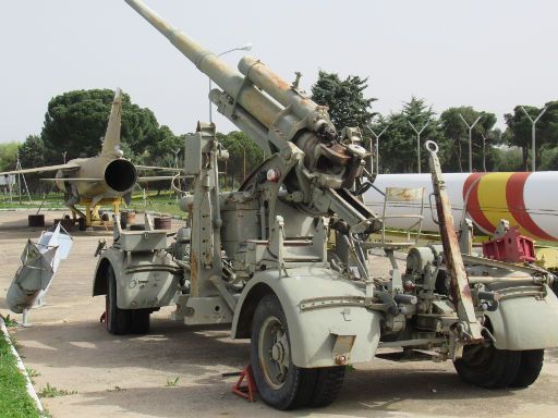 Museo de Aeronáutica y Astronáutica - Deutsche Technik, Madrid, Spanien, 8,8 cm Flak in Spanien 1937 bis 1970