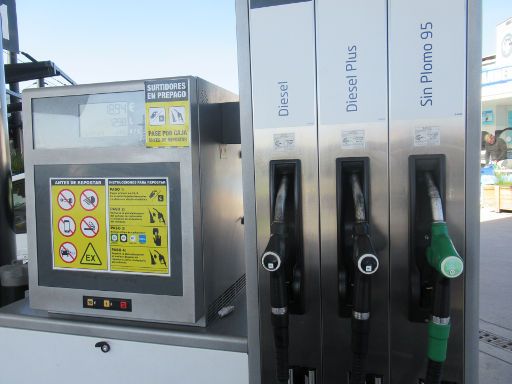 Power 3 Oil, CNG Erdgas Tankstelle, Madrid, Spanien, Zapfsäule mit Vorauszahlung an der Kasse