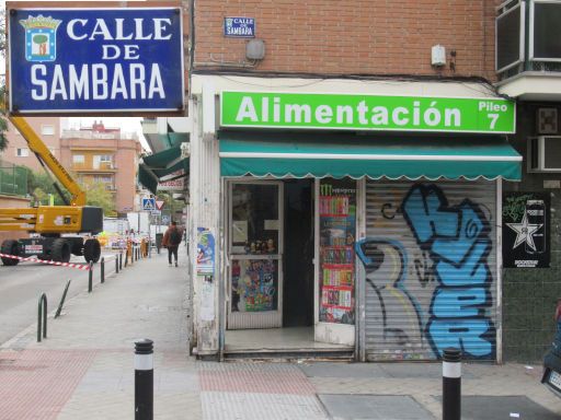 Strukturwandel Ladengeschäfte, Madrid, Spanien, Lebensmittel, Alimentación, Calle de Sambara Kreuzung Calle Pileo Oktober 2024 noch geöffnet