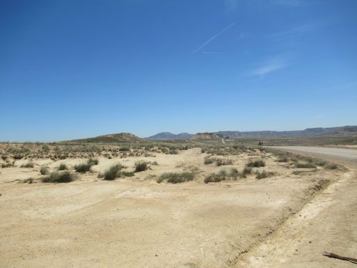 Naturpark Bardenas Reales, Navarra, Spanien, Schotterstraße