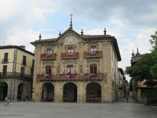 Oñati, Spanien, Rathaus am Foruena Platz