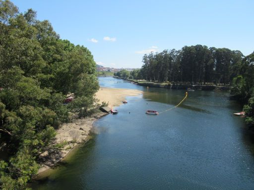 II Travesía a nado Río Lérez 2024,  Schwimmwettbewerb,  Pontevedra, Pontevedra, Spanien, Teil der Strecke im Río Lérez